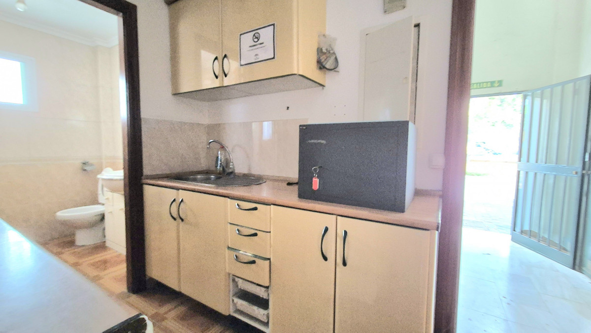 Se vende Local comercial  en Costa Del Sol, Málaga, España