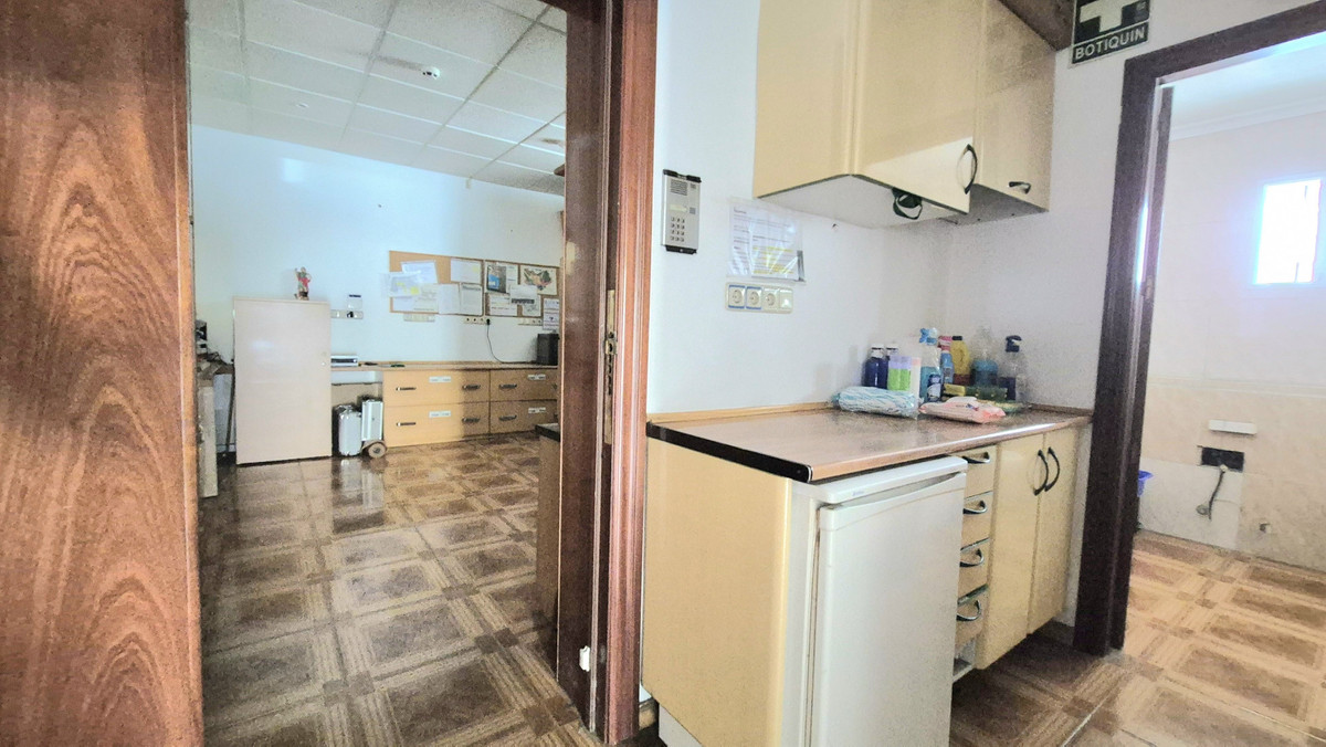 Se vende Local comercial  en Costa Del Sol, Málaga, España