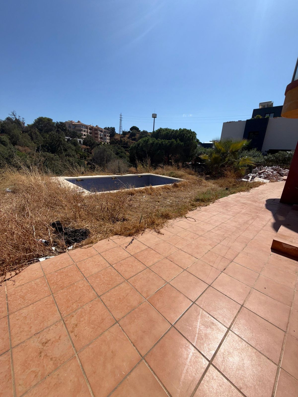5 Bed Townhouse for sale in Elviria Costa Del Sol, Málaga, Spain