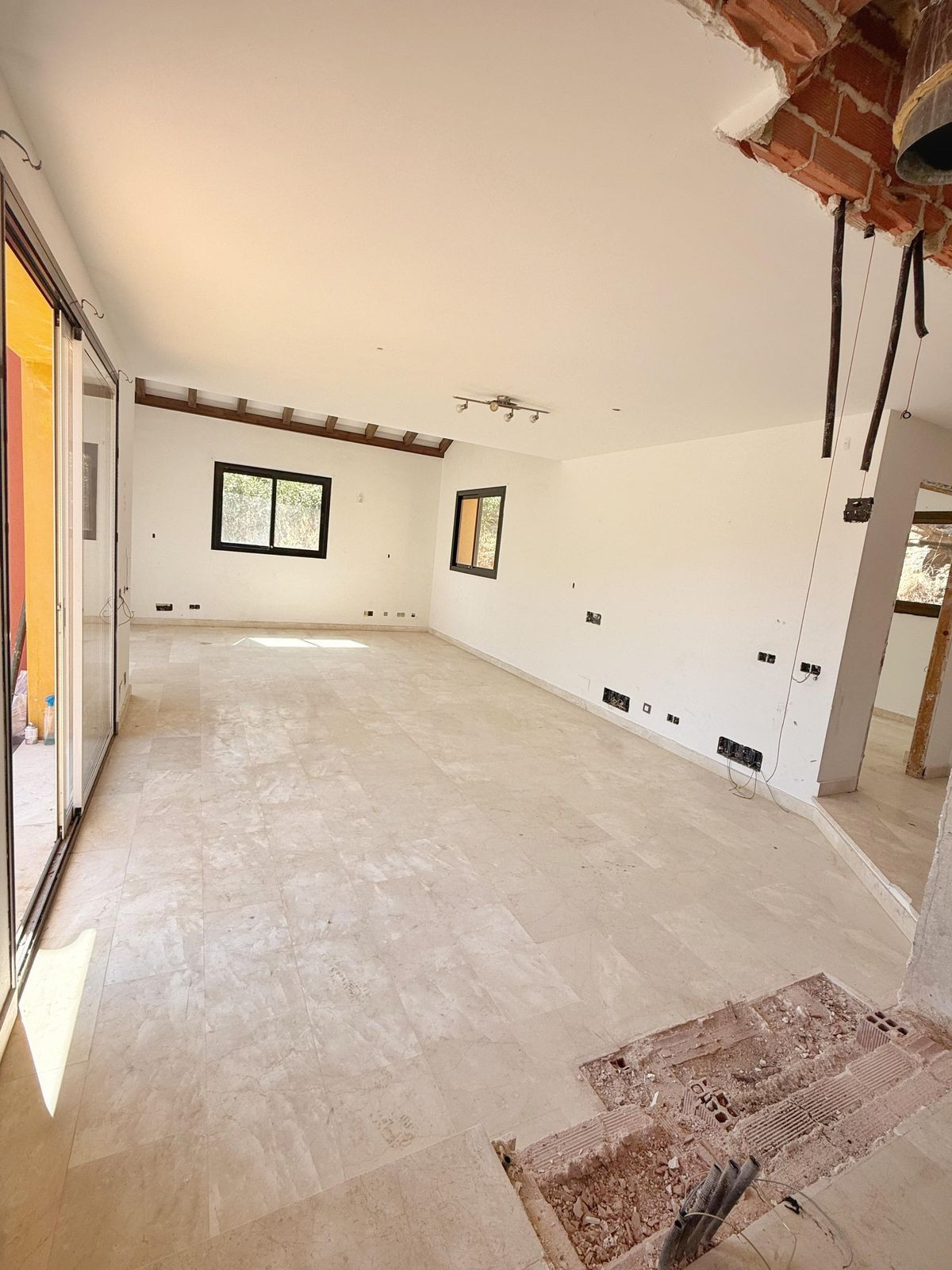 5 Bed Townhouse for sale in Elviria Costa Del Sol, Málaga, Spain