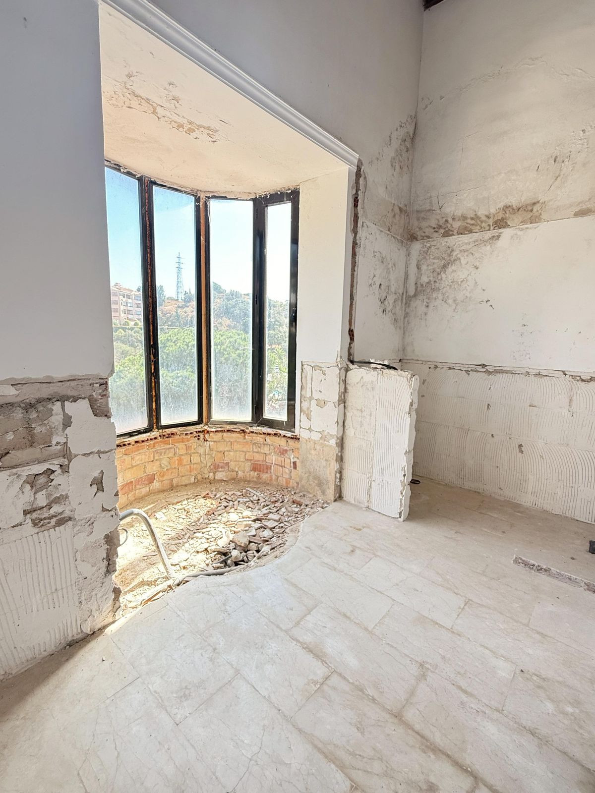 5 Bed Townhouse for sale in Elviria Costa Del Sol, Málaga, Spain