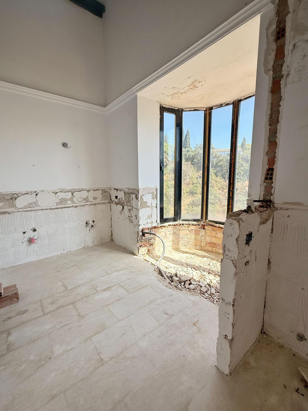 5 Bed Townhouse for sale in Elviria Costa Del Sol, Málaga, Spain