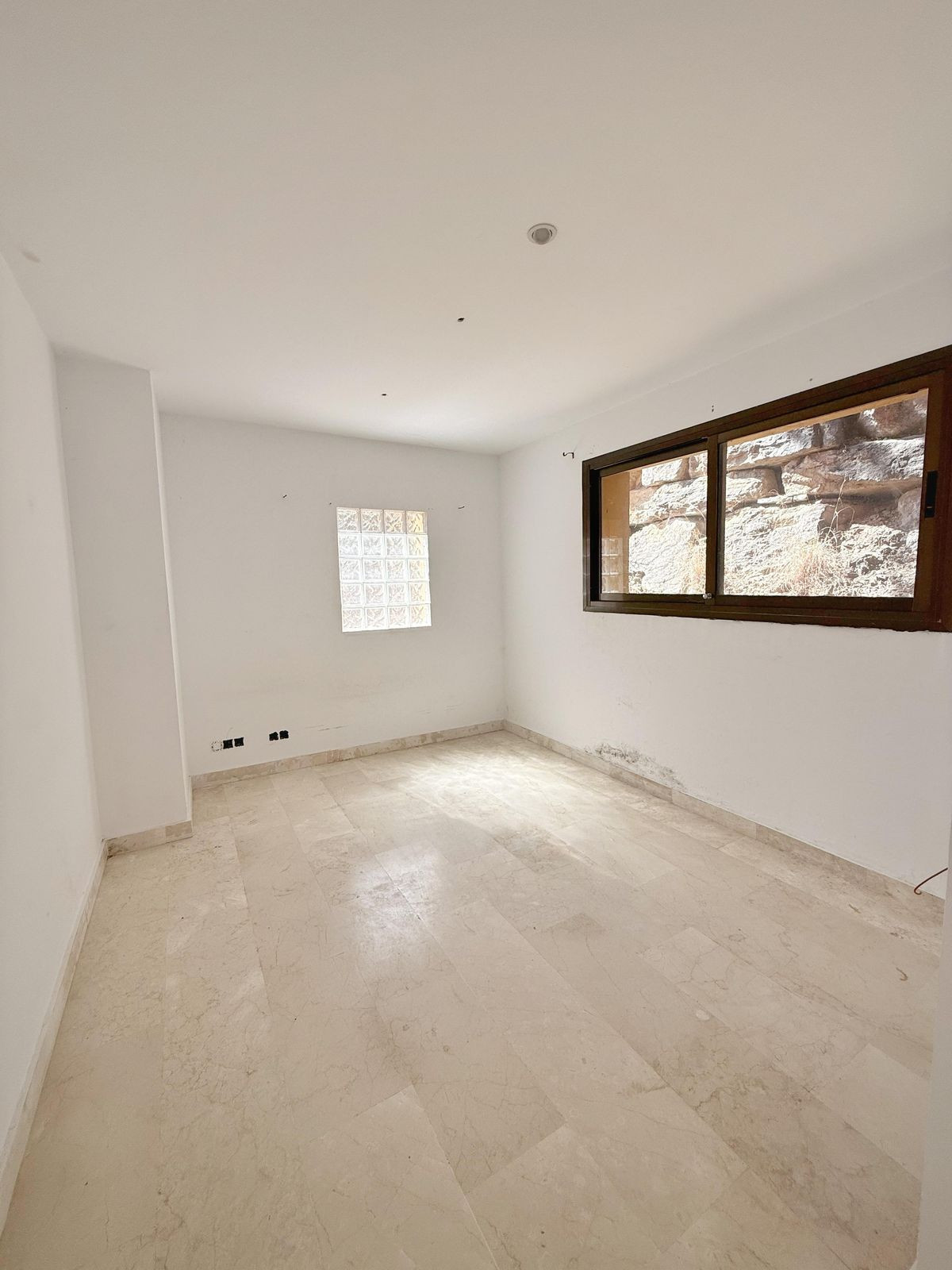 5 Bed Townhouse for sale in Elviria Costa Del Sol, Málaga, Spain