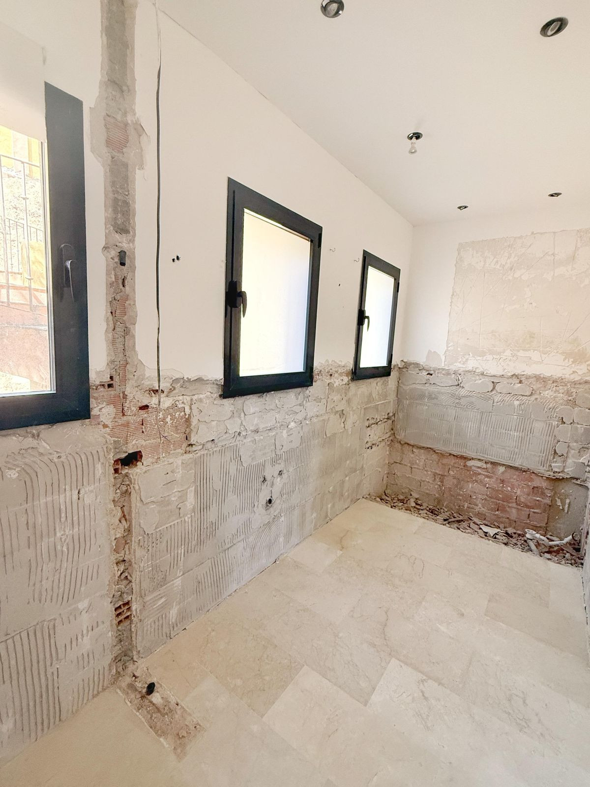 5 Bed Townhouse for sale in Elviria Costa Del Sol, Málaga, Spain