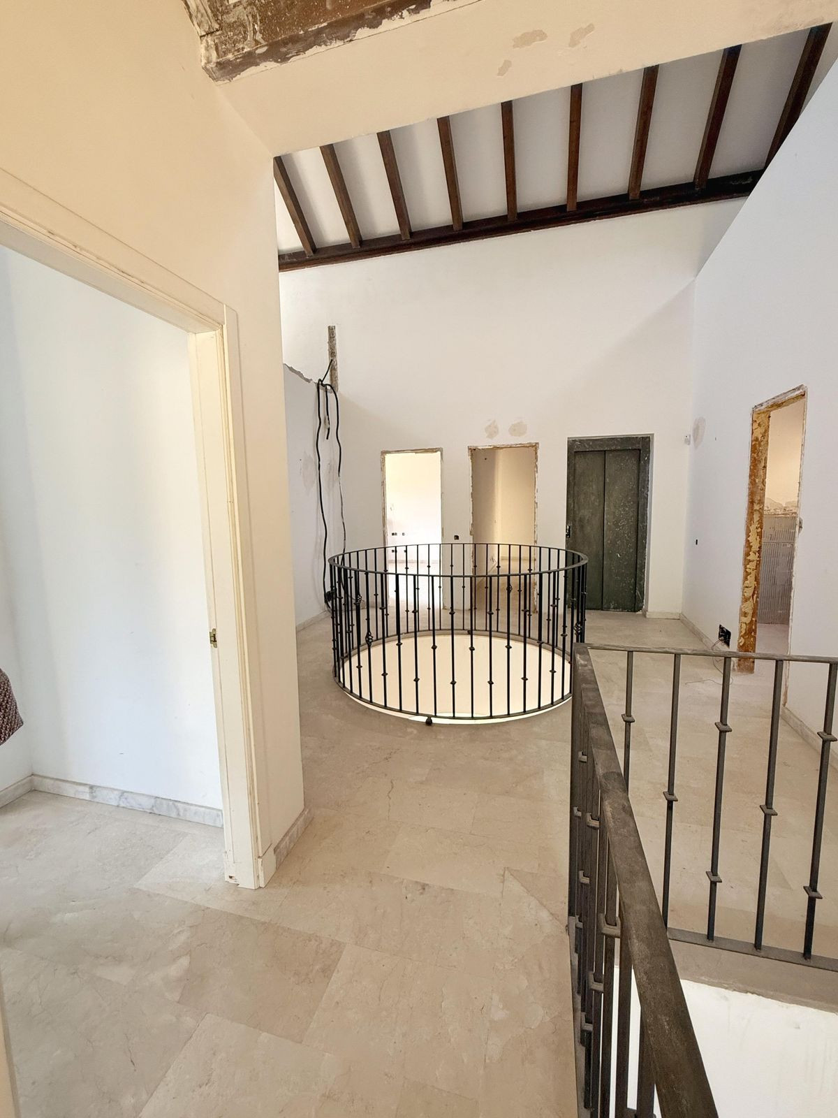 5 Bed Townhouse for sale in Elviria Costa Del Sol, Málaga, Spain