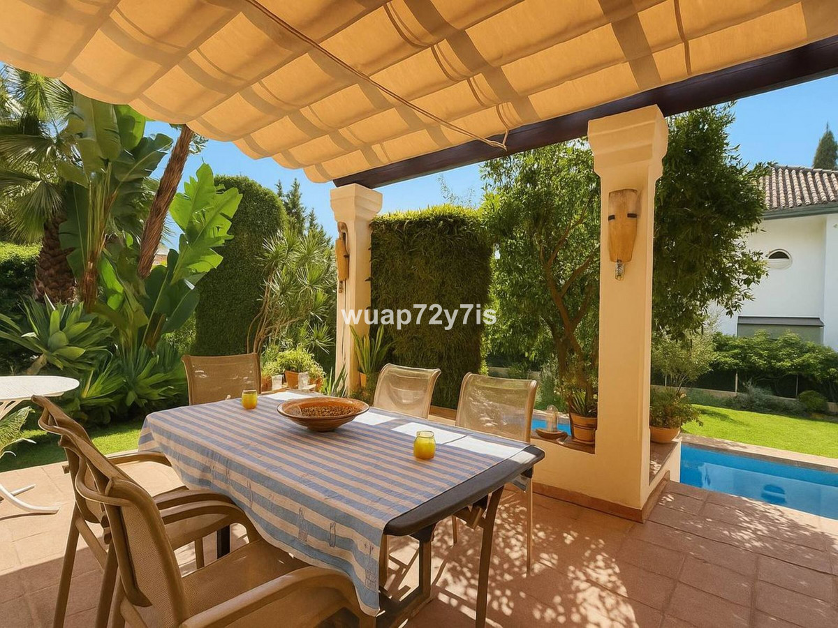 3 Bed Townhouse for sale in Nagüeles Costa Del Sol, Málaga, Spain