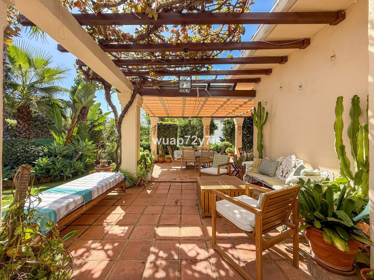 3 Bed Townhouse for sale in Nagüeles Costa Del Sol, Málaga, Spain
