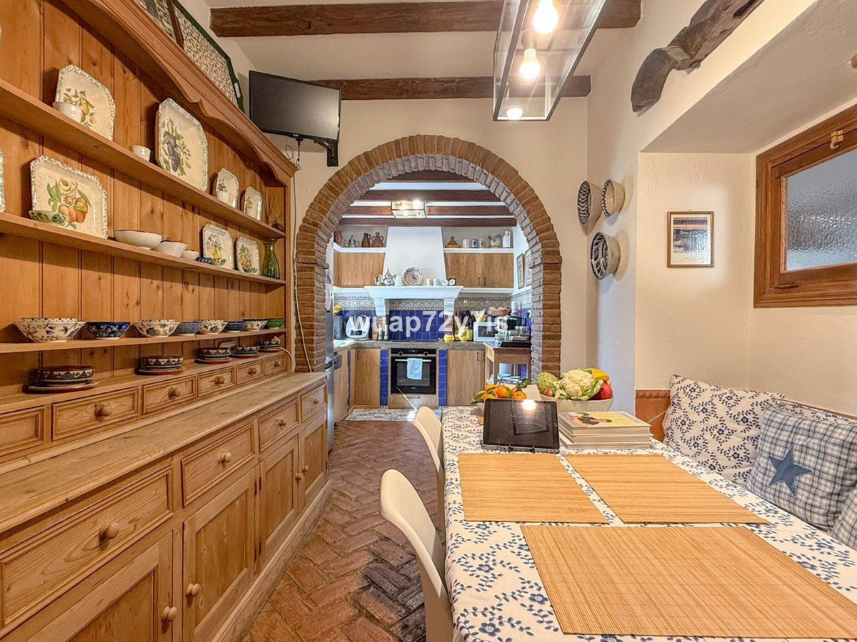 3 Bed Townhouse for sale in Nagüeles Costa Del Sol, Málaga, Spain