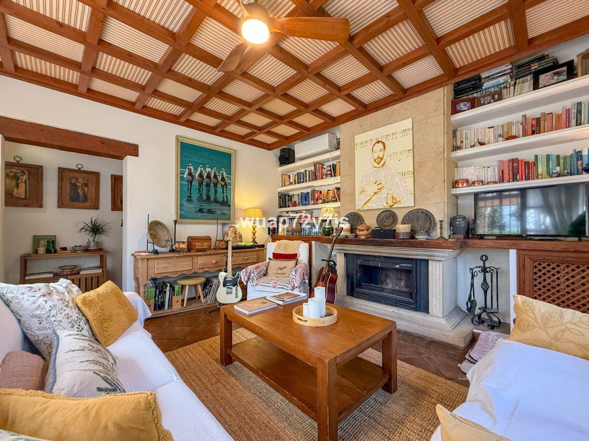 3 Bed Townhouse for sale in Nagüeles Costa Del Sol, Málaga, Spain