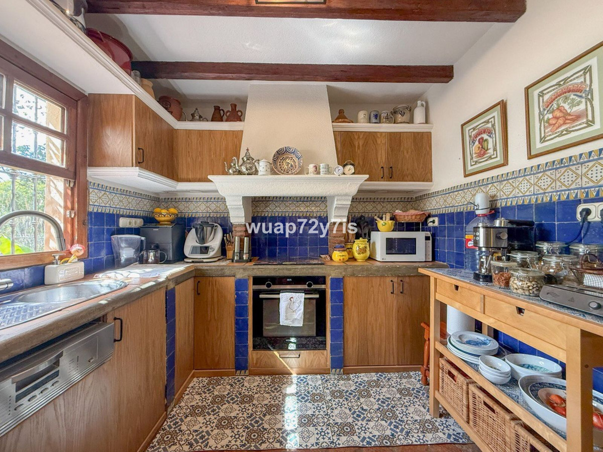 3 Bed Townhouse for sale in Nagüeles Costa Del Sol, Málaga, Spain
