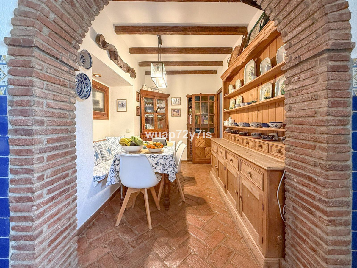 3 Bed Townhouse for sale in Nagüeles Costa Del Sol, Málaga, Spain