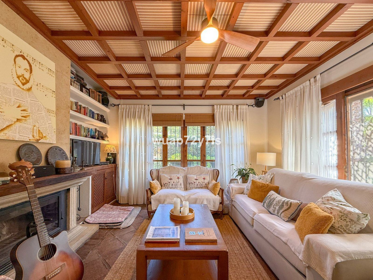 3 Bed Townhouse for sale in Nagüeles Costa Del Sol, Málaga, Spain