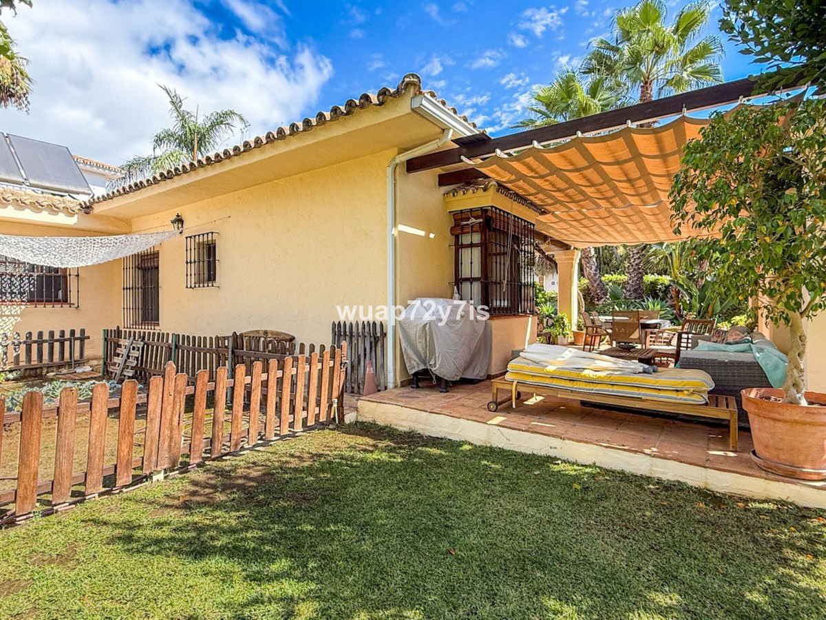 3 Bed Townhouse for sale in Nagüeles Costa Del Sol, Málaga, Spain