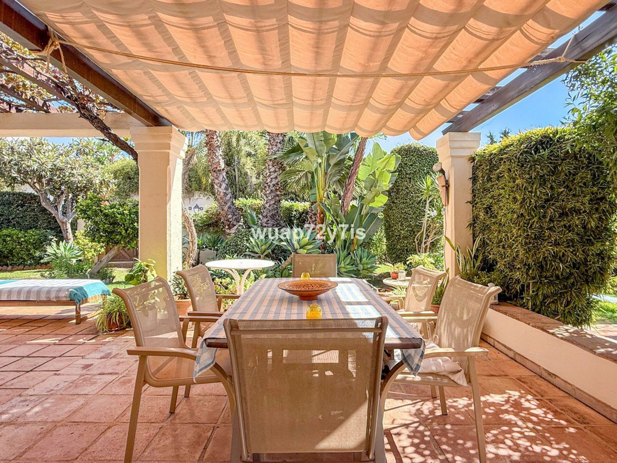 3 Bed Townhouse for sale in Nagüeles Costa Del Sol, Málaga, Spain