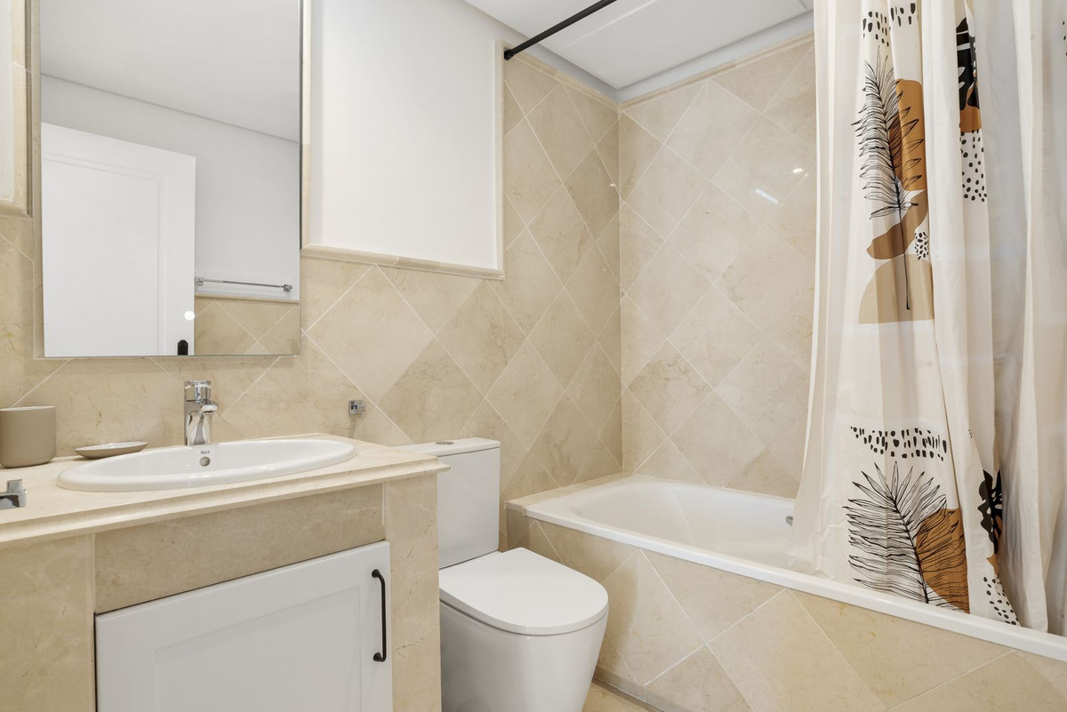 3 Bed Apartment for sale in Aloha Costa Del Sol, Málaga, Spain