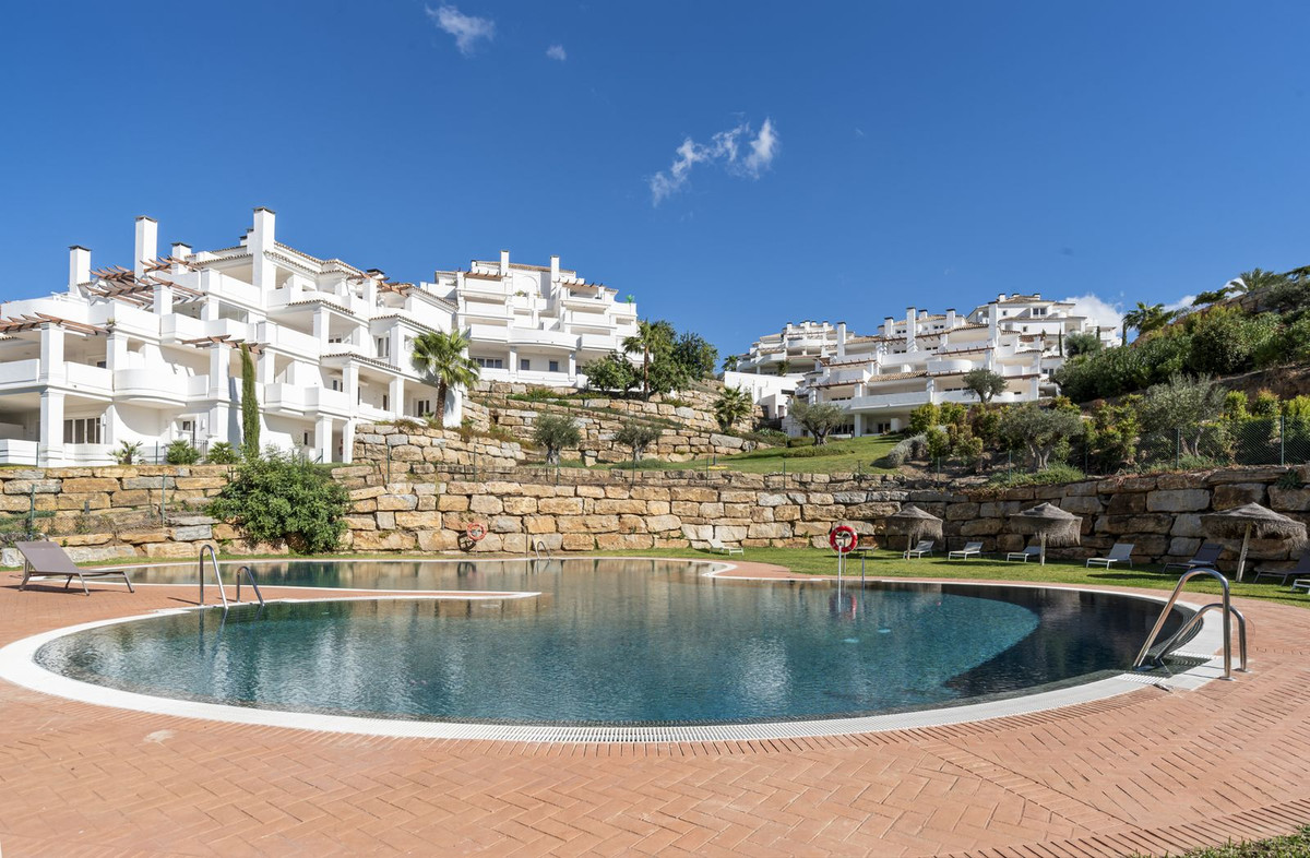3 Bed Apartment for sale in Aloha Costa Del Sol, Málaga, Spain
