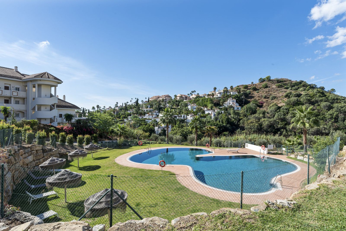 3 Bed Apartment for sale in Aloha Costa Del Sol, Málaga, Spain