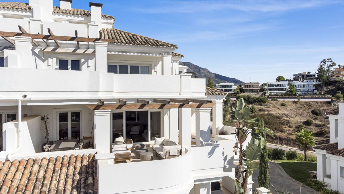 3 Bed Apartment for sale in Aloha Costa Del Sol, Málaga, Spain