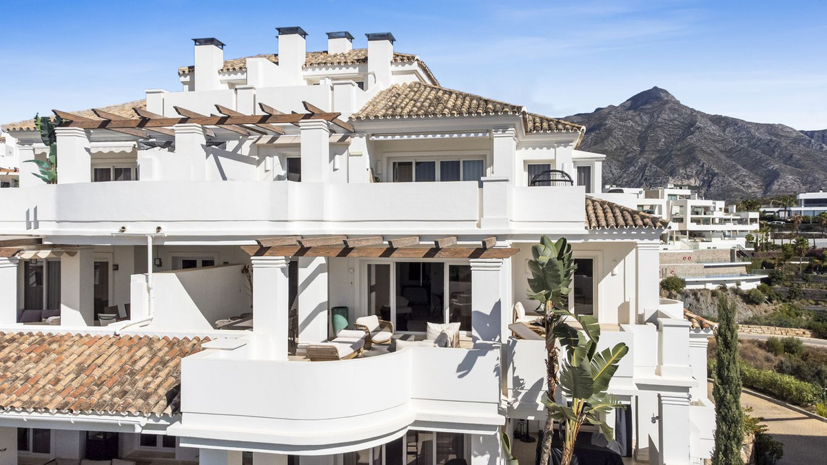 3 Bed Apartment for sale in Aloha Costa Del Sol, Málaga, Spain