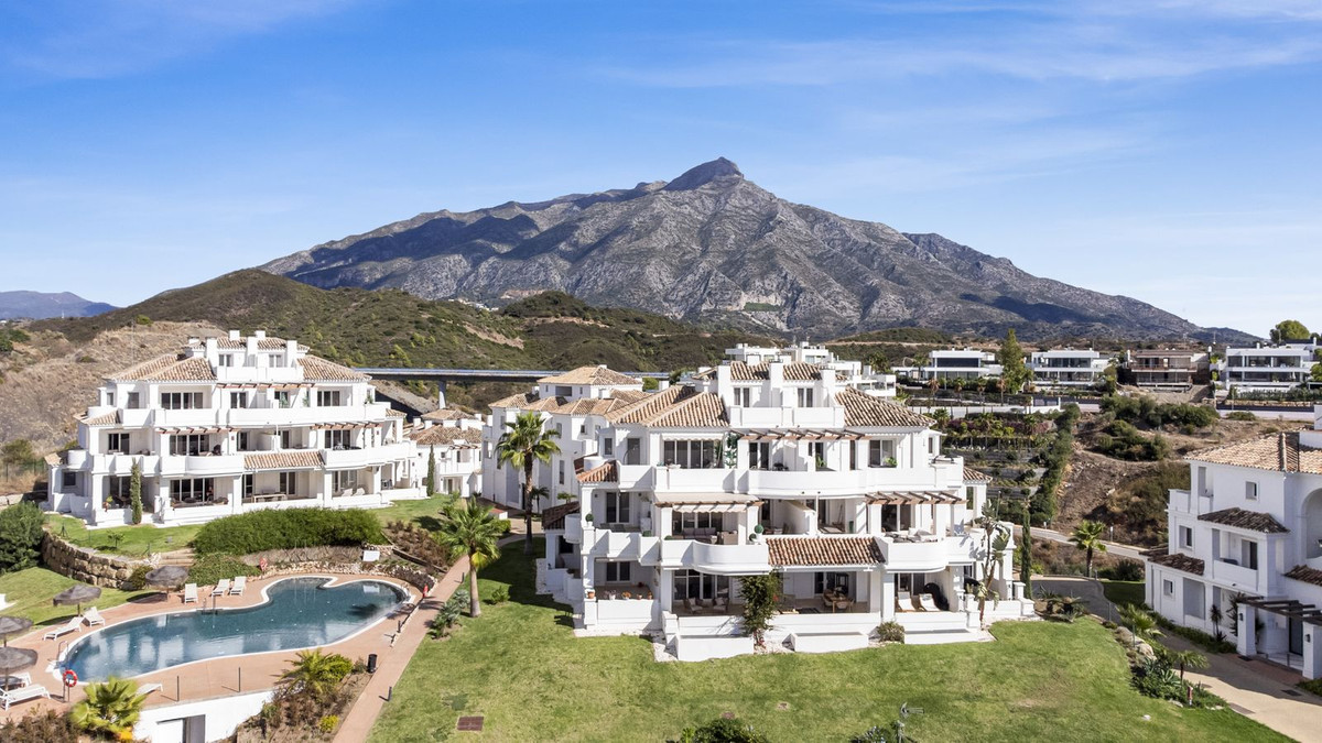 3 Bed Apartment for sale in Aloha Costa Del Sol, Málaga, Spain