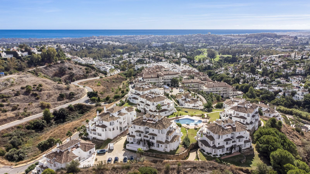 3 Bed Apartment for sale in Aloha Costa Del Sol, Málaga, Spain