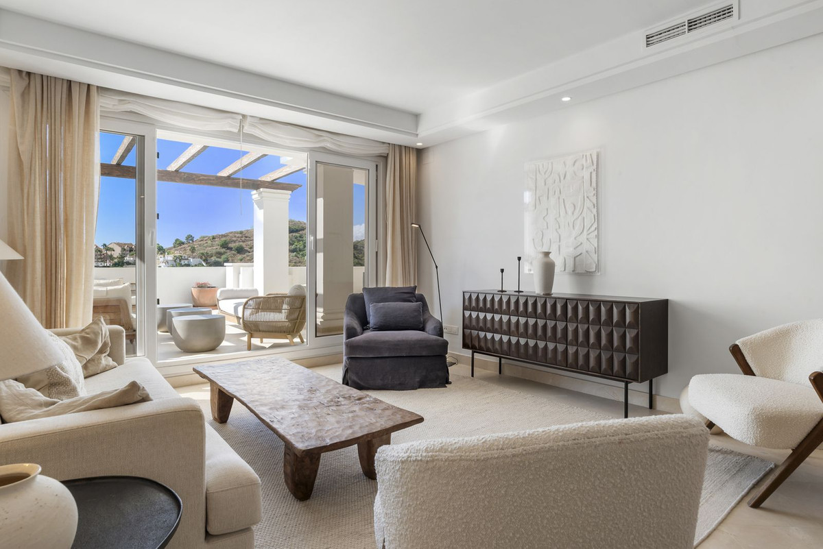 3 Bed Apartment for sale in Aloha Costa Del Sol, Málaga, Spain