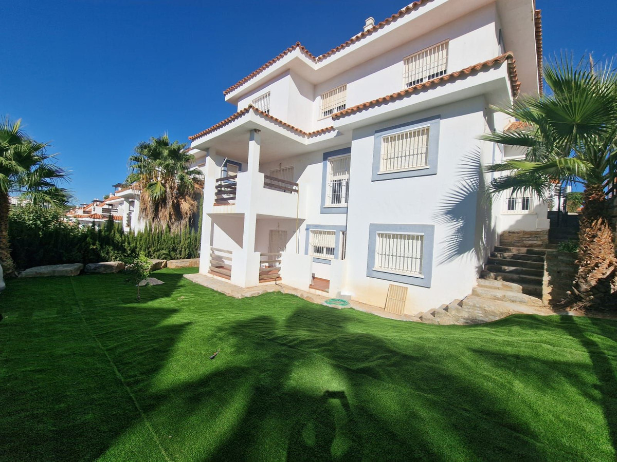 5 Bed Townhouse for sale in Manilva Costa Del Sol, Málaga, Spain