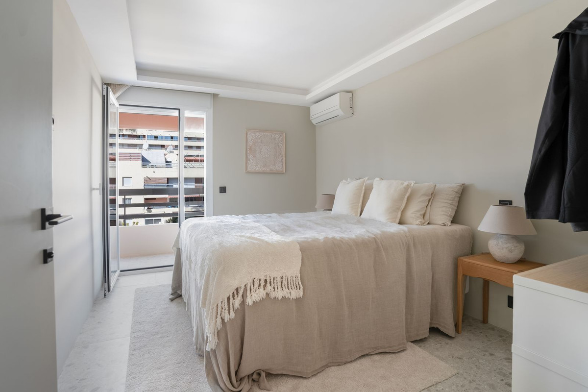 3 Bed Apartment for sale in Marbella Costa Del Sol, Málaga, Spain