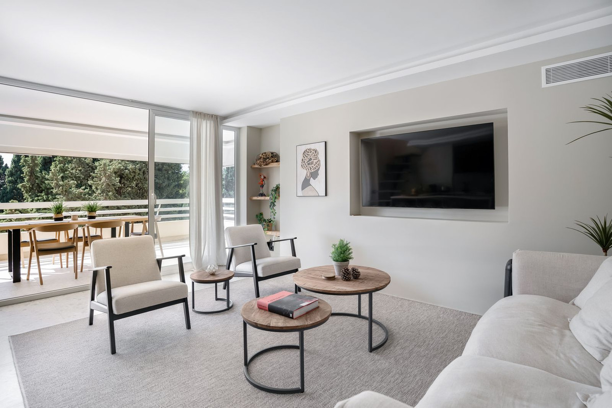 3 Bed Apartment for sale in Marbella Costa Del Sol, Málaga, Spain