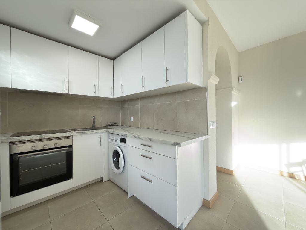 Se vende Apartamento Planta Media de 2 dormitorios en Costa Del Sol, Málaga, España