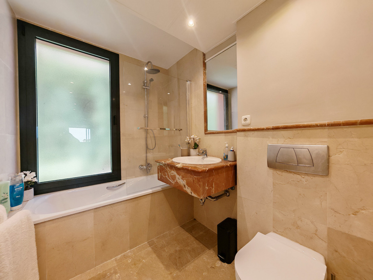 Se vende Apartamento Planta Baja de 3 dormitorios en Costa Del Sol, Málaga, España