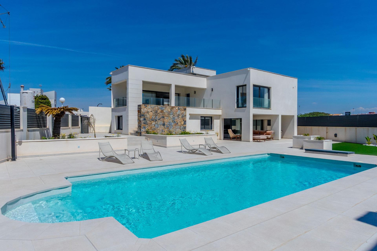 5 Bed Townhouse for sale in La Veleta Costa Blanca, Alicante, Spain