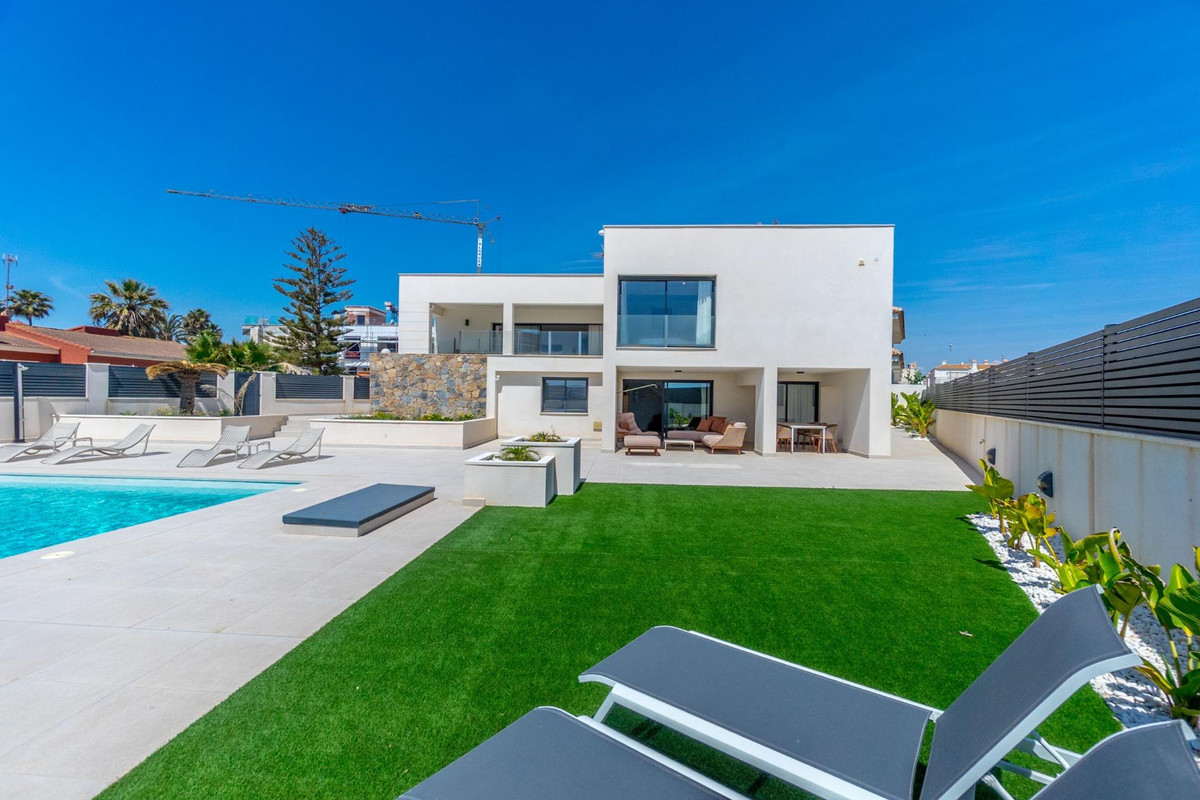 5 Bed Townhouse for sale in La Veleta Costa Blanca, Alicante, Spain