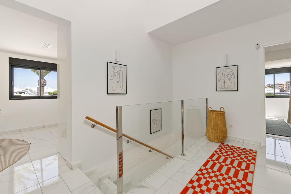 5 Bed Townhouse for sale in La Veleta Costa Blanca, Alicante, Spain