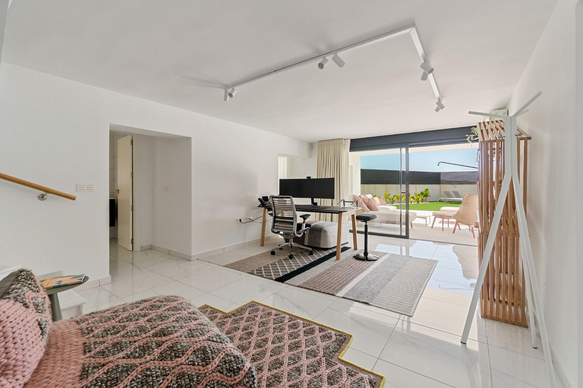 5 Bed Townhouse for sale in La Veleta Costa Blanca, Alicante, Spain