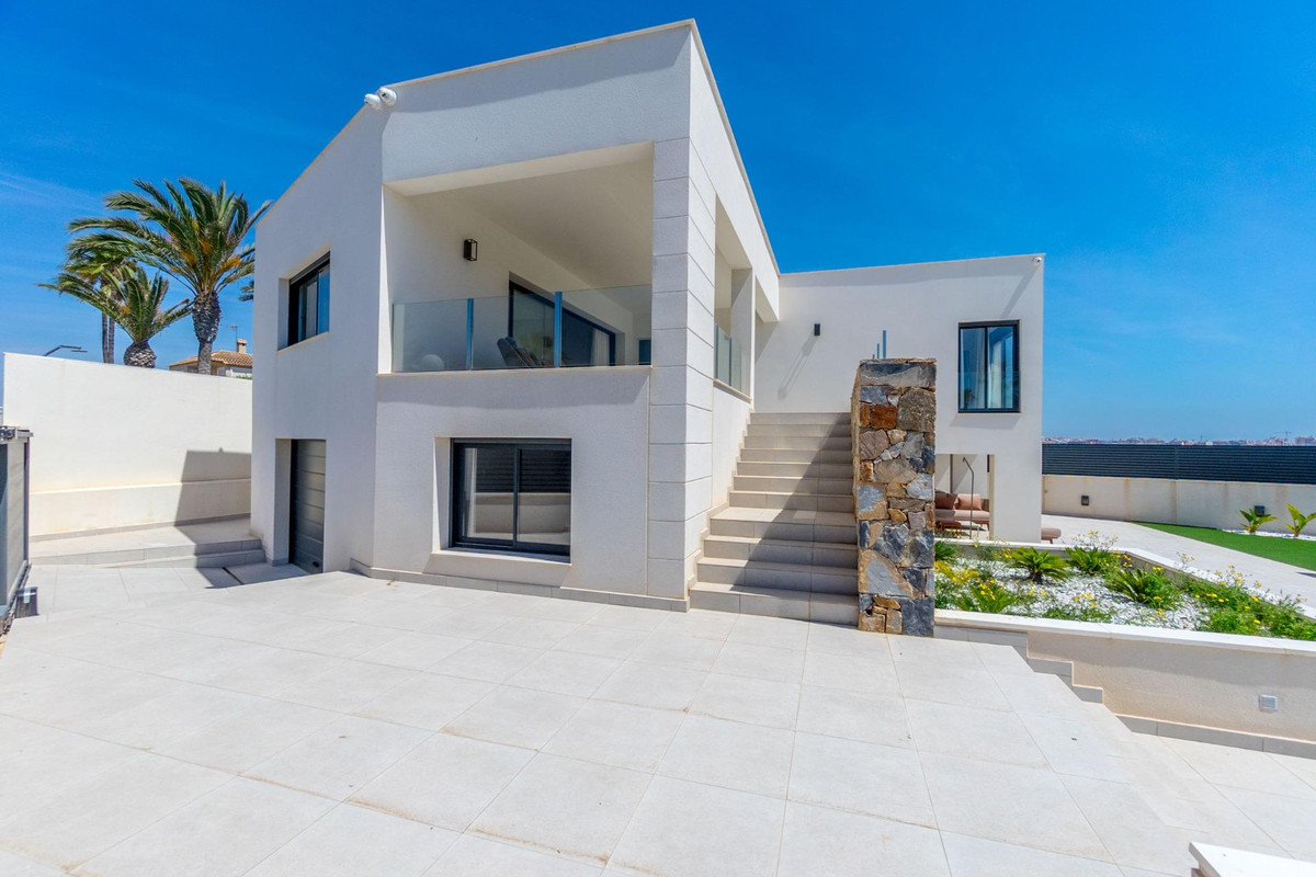 5 Bed Townhouse for sale in La Veleta Costa Blanca, Alicante, Spain