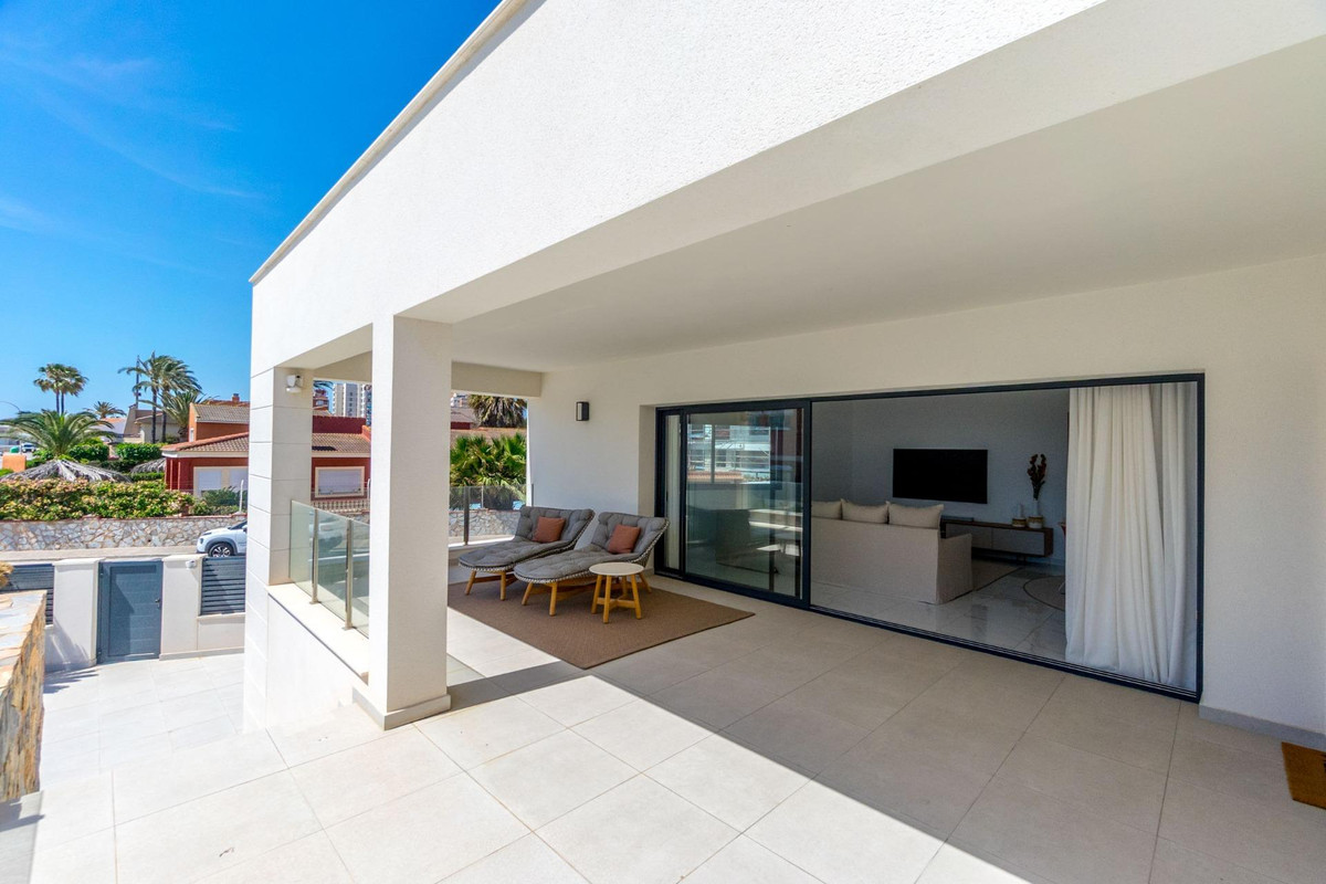 5 Bed Townhouse for sale in La Veleta Costa Blanca, Alicante, Spain