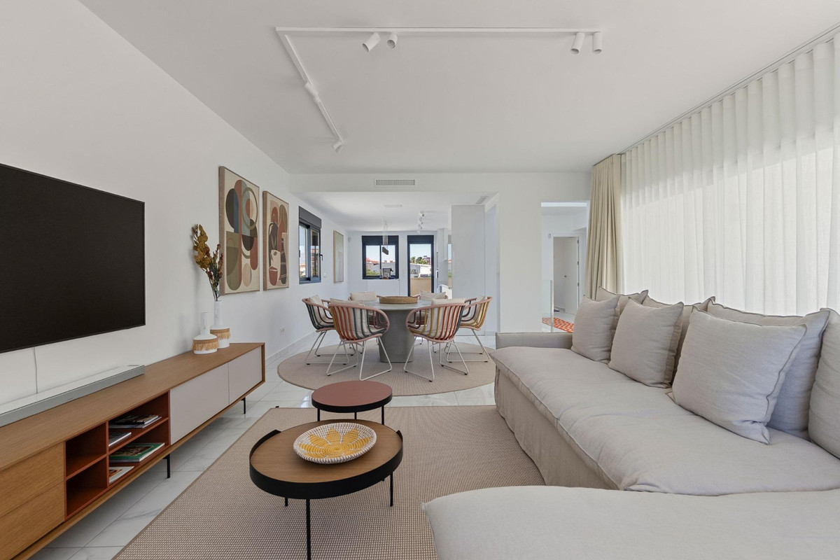 5 Bed Townhouse for sale in La Veleta Costa Blanca, Alicante, Spain
