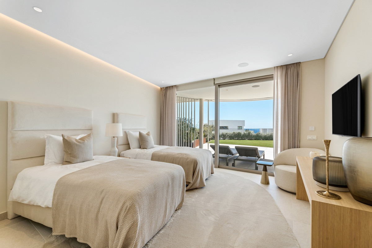 2 Bed Apartment for sale in Benahavís Costa Del Sol, Málaga, Spain