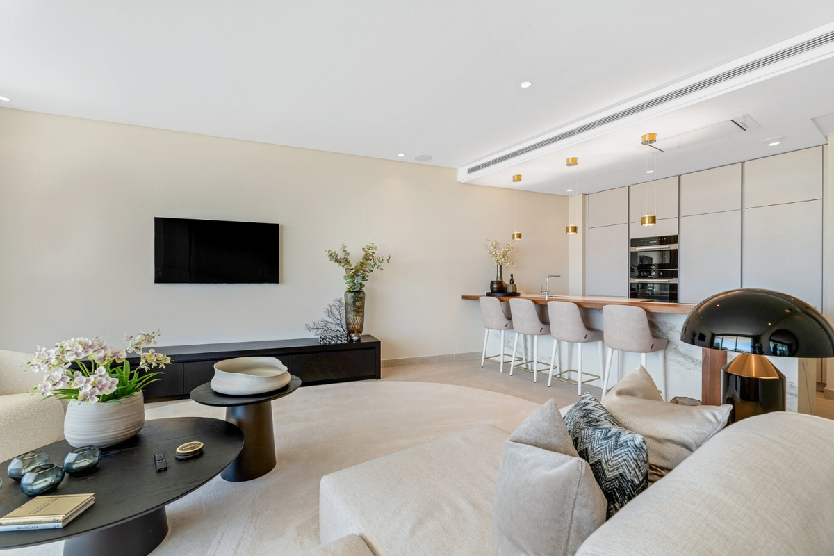 2 Bed Apartment for sale in Benahavís Costa Del Sol, Málaga, Spain