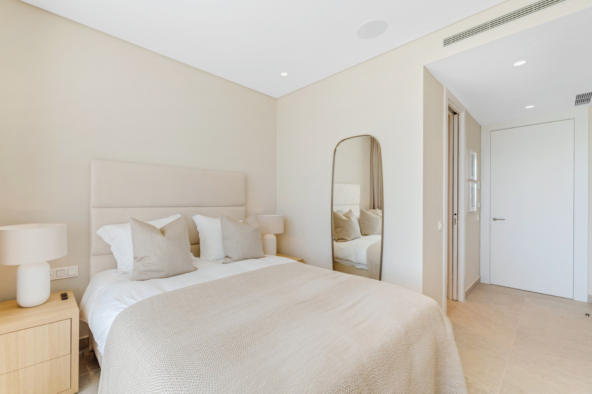 2 Bed Apartment for sale in Benahavís Costa Del Sol, Málaga, Spain