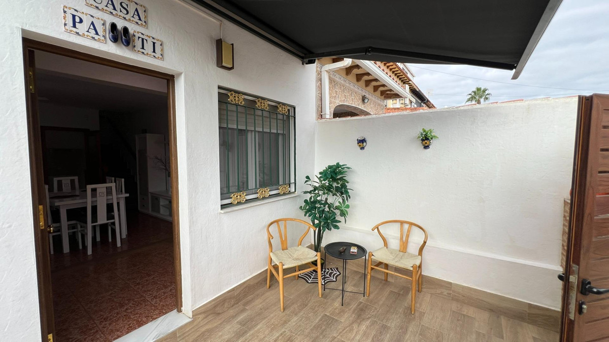 Se vende Bungalow de 2 dormitorios en Costa Blanca, Alicante, España
