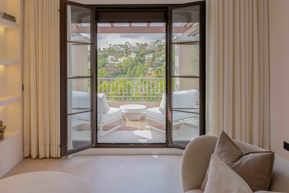 3 Bed Apartment for sale in Los Arqueros Costa Del Sol, Málaga, Spain