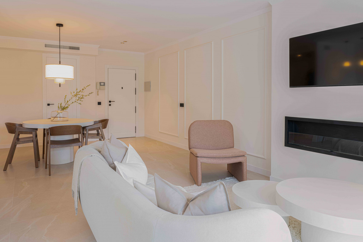 3 Bed Apartment for sale in Los Arqueros Costa Del Sol, Málaga, Spain