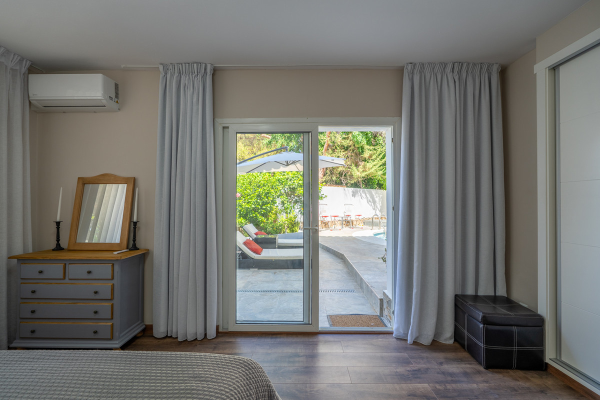 4 Bed Townhouse for sale in Marbesa Costa Del Sol, Málaga, Spain