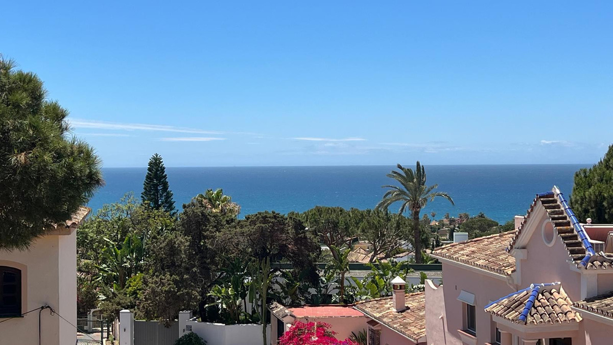 4 Bed Townhouse for sale in Marbesa Costa Del Sol, Málaga, Spain