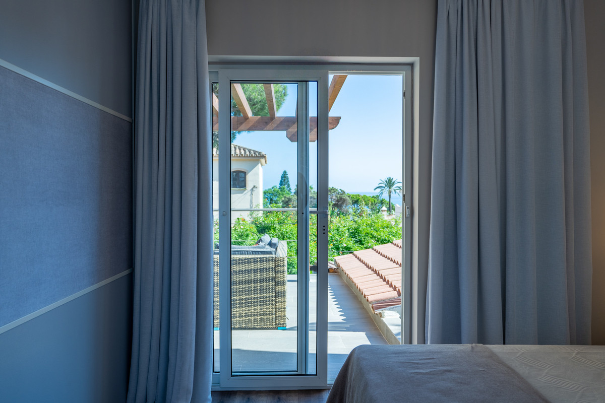 4 Bed Townhouse for sale in Marbesa Costa Del Sol, Málaga, Spain