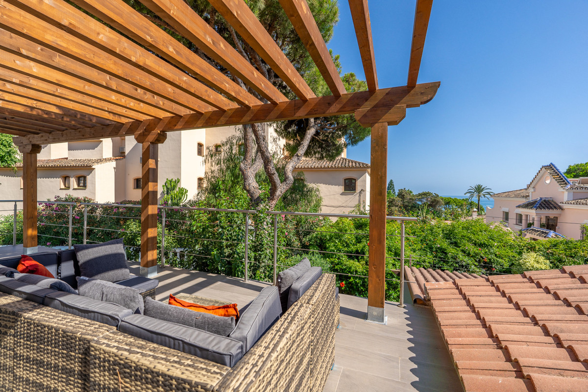 4 Bed Townhouse for sale in Marbesa Costa Del Sol, Málaga, Spain