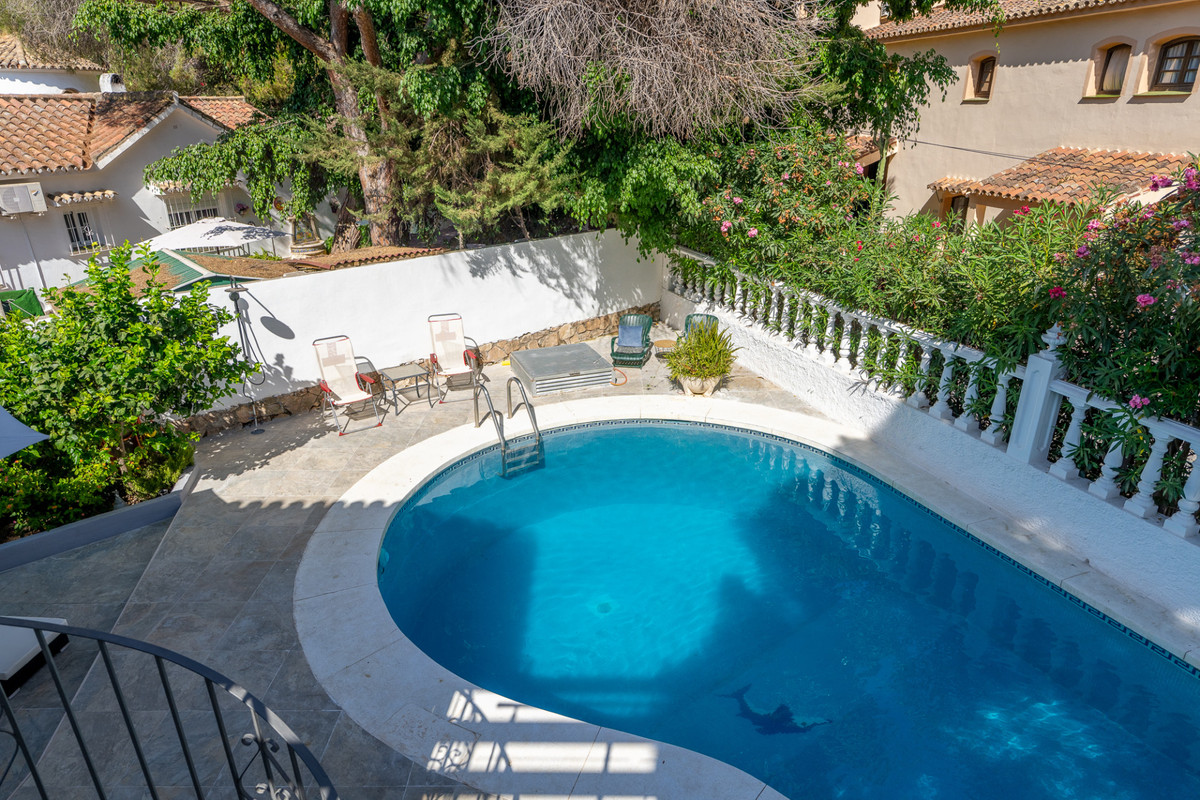 4 Bed Townhouse for sale in Marbesa Costa Del Sol, Málaga, Spain