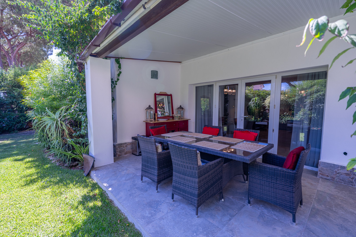 4 Bed Townhouse for sale in Marbesa Costa Del Sol, Málaga, Spain